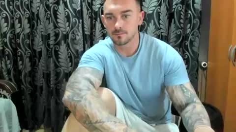 2sexymuscles online show from 06-23-26, 08:40