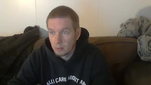 2small4you83 online show from 03-07-25, 12:58