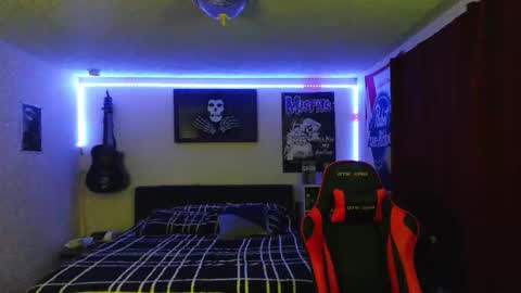 Snapshot of 3ndlessmike chatting on 01-10-26, 12:07 3ndlessmike online show from 01-10-26, 12:07