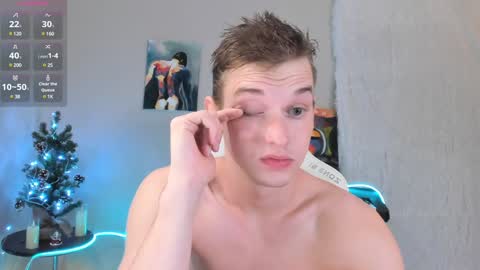 Snapshot of 4ever_dude chatting on 12-22-24, 03:44 Andrew online show from 12-22-24, 03:44