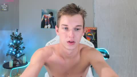 Snapshot of 4ever_dude chatting on 12-25-24, 03:18 Andrew online show from 12-25-24, 03:18