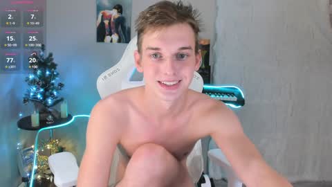 Snapshot of 4ever_dude chatting on 12-29-24, 09:39 Andrew online show from 12-29-24, 09:39