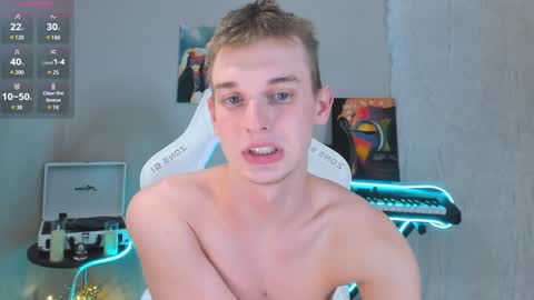 Snapshot of 4ever_dude chatting on 02-01-25, 12:58 Andrew online show from 02-01-25, 12:58