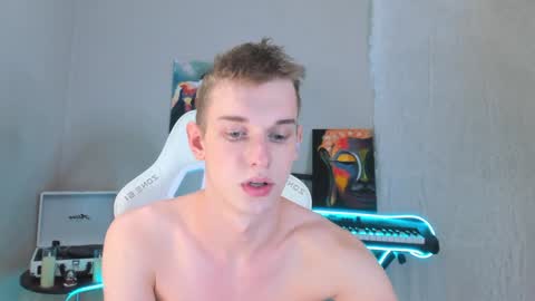 Snapshot of 4ever_dude chatting on 02-03-25, 01:08 Andrew online show from 02-03-25, 01:08