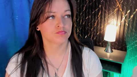 Snapshot of 4ngel_greey chatting on 10-21-25, 09:59 ... .     Angel     . ... online show from 10-21-25, 09:59