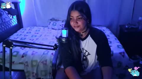 Snapshot of 5ophie chatting on 02-16-26, 02:40 5ophie online show from 02-16-26, 02:40