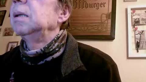 Snapshot of 64shorty chatting on 09-19-25, 09:22 64shorty online show from 09-19-25, 09:22