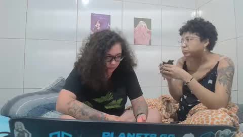 Snapshot of 666afrodite chatting on 10-17-25, 05:10 666afrodite online show from 10-17-25, 05:10