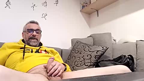 Snapshot of 6georget6 chatting on 11-22-25, 12:31 George online show from 11-22-25, 12:31