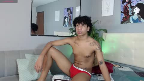 Snapshot of 777_jmz chatting on 02-24-25, 06:36 777_jmz online show from 02-24-25, 06:36