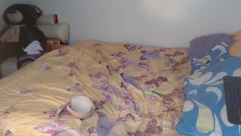 Snapshot of 7sunflower7 chatting on 12-18-25, 12:38 SunFlower online show from 12-18-25, 12:38