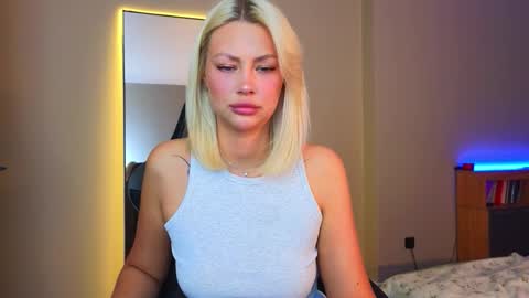 Nura online show from 09-23-25, 03:31