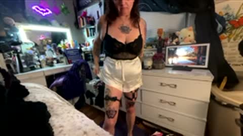 That girl online show from 01-11-26, 11:15