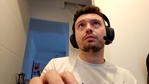 Snapshot of 8inchdude93 chatting on 10-14-25, 09:10 8inchdude93 online show from 10-14-25, 09:10