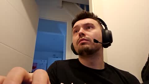 Snapshot of 8inchdude93 chatting on 10-15-25, 09:09 8inchdude93 online show from 10-15-25, 09:09