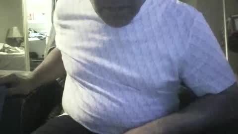 Snapshot of 8inchthrobbincock chatting on 12-01-25, 11:48 8inchthrobbincock online show from 12-01-25, 11:48