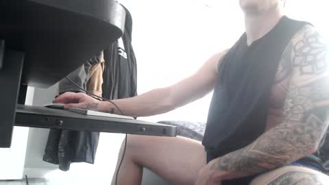 9inchbulll online show from 12-29-24, 04:40