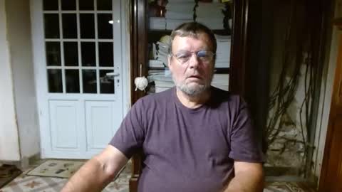 Snapshot of _123_voyeur_ chatting on 10-10-25, 05:56 _123_voyeur_ online show from 10-10-25, 05:56