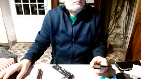 Snapshot of _123_voyeur_ chatting on 11-30-25, 08:13 _123_voyeur_ online show from 11-30-25, 08:13