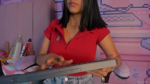 Snapshot of _18alice chatting on 10-15-25, 02:33 Alice online show from 10-15-25, 02:33