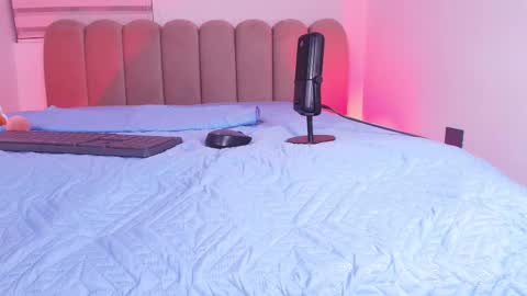  abby rouss online show from 11-21-25, 03:05