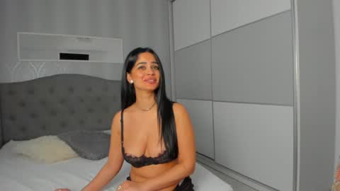 Adelle online show from 01-12-25, 12:44