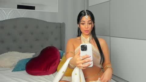 Adelle online show from 01-18-25, 05:37