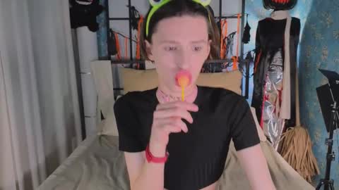 adrian online show from 11-02-25, 05:21