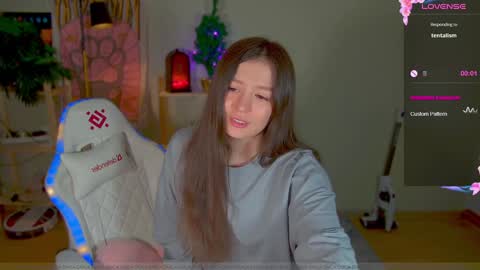 Snapshot of _aein_emy_ chatting on 01-02-25, 02:43 Emy online show from 01-02-25, 02:43