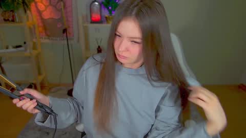 Snapshot of _aein_emy_ chatting on 01-05-25, 01:13 Emy online show from 01-05-25, 01:13