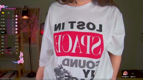 Snapshot of _aein_emy_ chatting on 01-17-25, 02:18 Emy online show from 01-17-25, 02:18