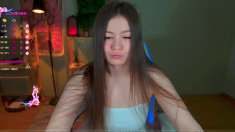 Snapshot of _aein_emy_ chatting on 02-09-25, 02:17 Emy online show from 02-09-25, 02:17