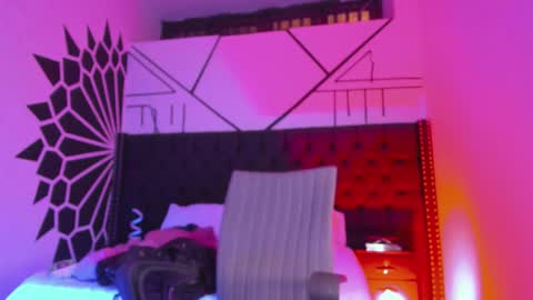 Snapshot of _agathaargent chatting on 02-13-25, 05:05 Agatha online show from 02-13-25, 05:05
