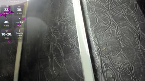 Snapshot of _agathaargent chatting on 09-13-25, 11:43 Agatha online show from 09-13-25, 11:43