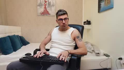 Alex online show from 10-29-25, 03:31