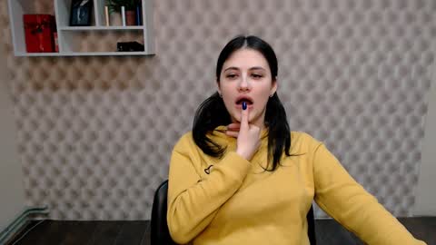 Snapshot of _alicecandy_ chatting on 01-04-25, 01:21 Alice online show from 01-04-25, 01:21