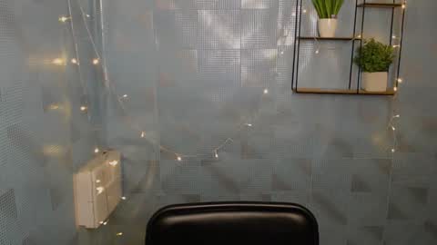 Snapshot of _alicecandy_ chatting on 01-23-25, 01:35 Alice online show from 01-23-25, 01:35