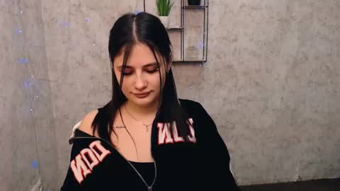 Snapshot of _alicecandy_ chatting on 02-13-25, 12:24 Alice online show from 02-13-25, 12:24