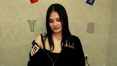 Snapshot of _alicecandy_ chatting on 02-13-25, 01:37 Alice online show from 02-13-25, 01:37