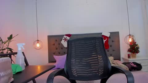  Alline Hall   online show from 12-06-24, 10:38