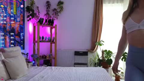 Mia online show from 04-22-26, 01:45