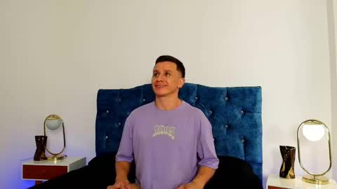 _andrewfalcon2 online show from 02-03-25, 12:36