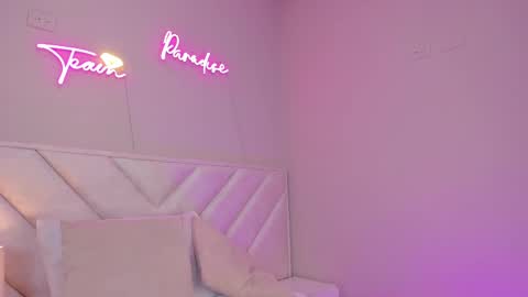 ngela  online show from 02-18-25, 05:42