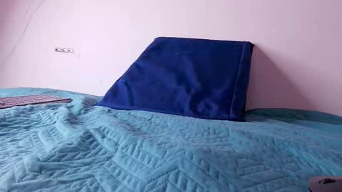 Snapshot of _aniisha_ chatting on 11-05-25, 07:36 Any online show from 11-05-25, 07:36