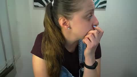 Snapshot of _annabelle_lee chatting on 07-29-26, 06:22 Anna online show from 07-29-26, 06:22