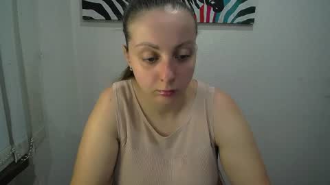 Snapshot of _annabelle_lee chatting on 08-05-26, 06:27 Anna online show from 08-05-26, 06:27