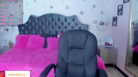 antonnela online show from 02-06-25, 01:43