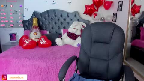 antonnela online show from 02-19-25, 01:17