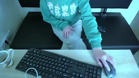 Arina online show from 11-30-25, 11:58