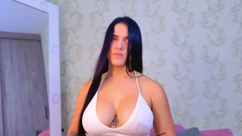 Queen Cruz online show from 01-08-26, 01:41